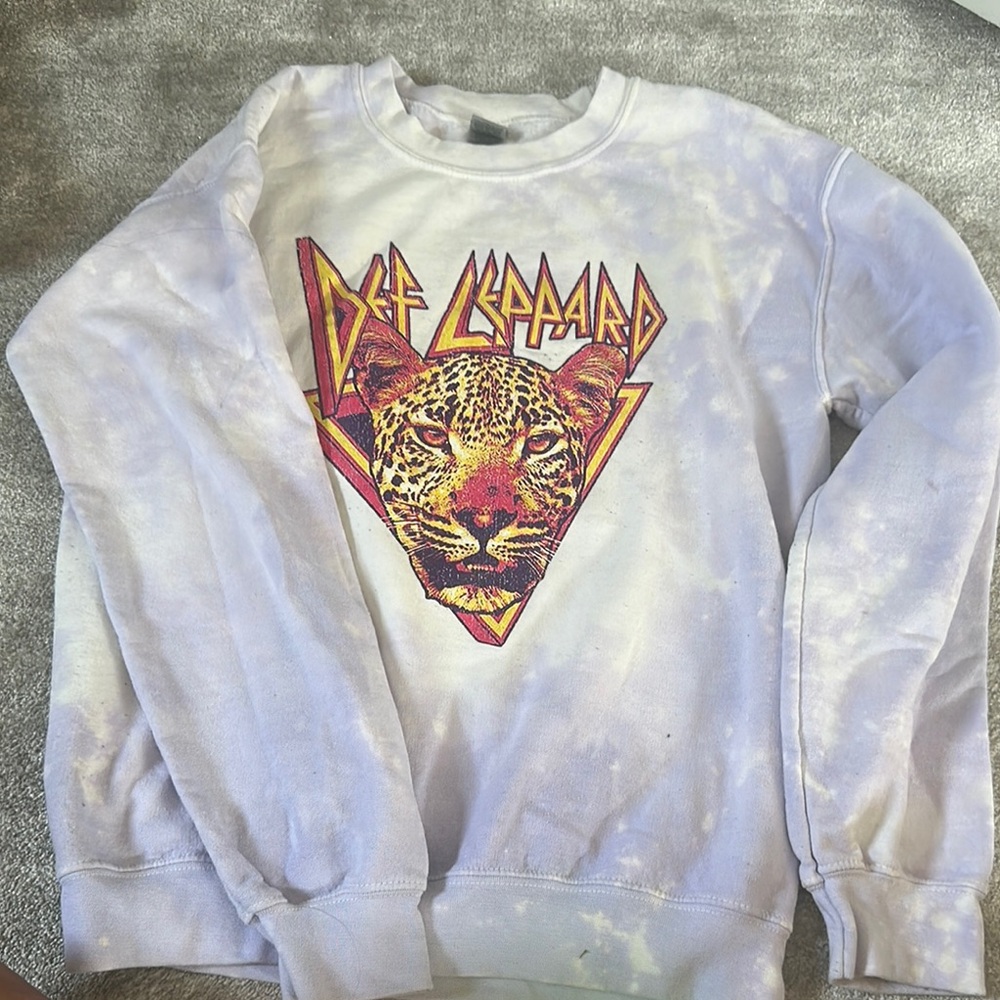 Graphic Women’s Sweater - White